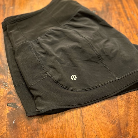 Lululemon Mind Over Miles Shorts size 10 Black EUC - Picture 2 of 9